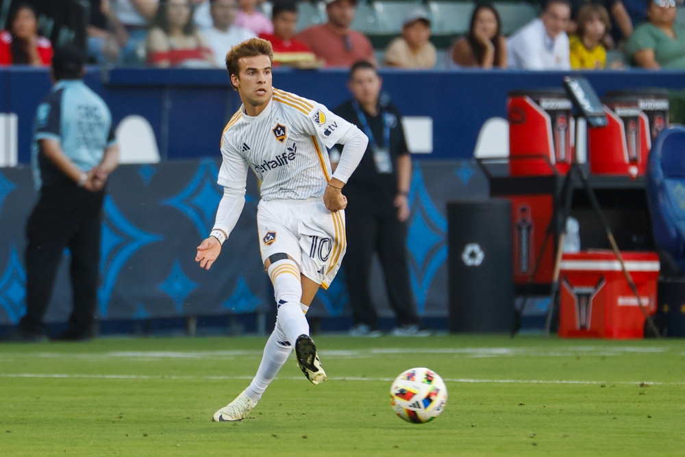 La,Galaxy's,Riqui,Puig,#10,In,Actions,Against,The,Minnesota