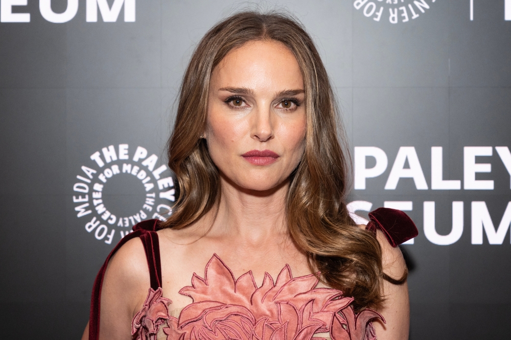 Natalie,Portman,Wearing,Dress,By,Oscar,De,La,Renta,Attends