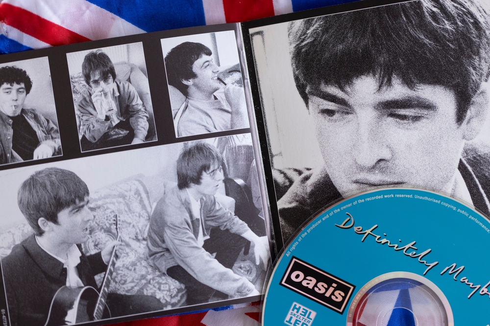 London,,Uk,-,August,27,2024:,Oasis,Band,Cds.,Oasis