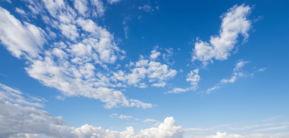A,Cloud,That,Is,In,The,Sky,With,The,Bottom
