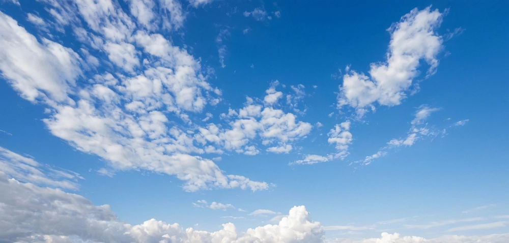 A,Cloud,That,Is,In,The,Sky,With,The,Bottom