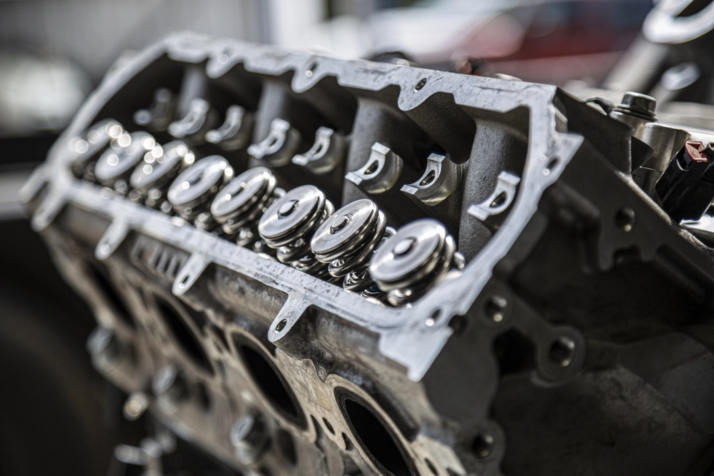 Exposed,Shiny,V8,Engine,Block,motor