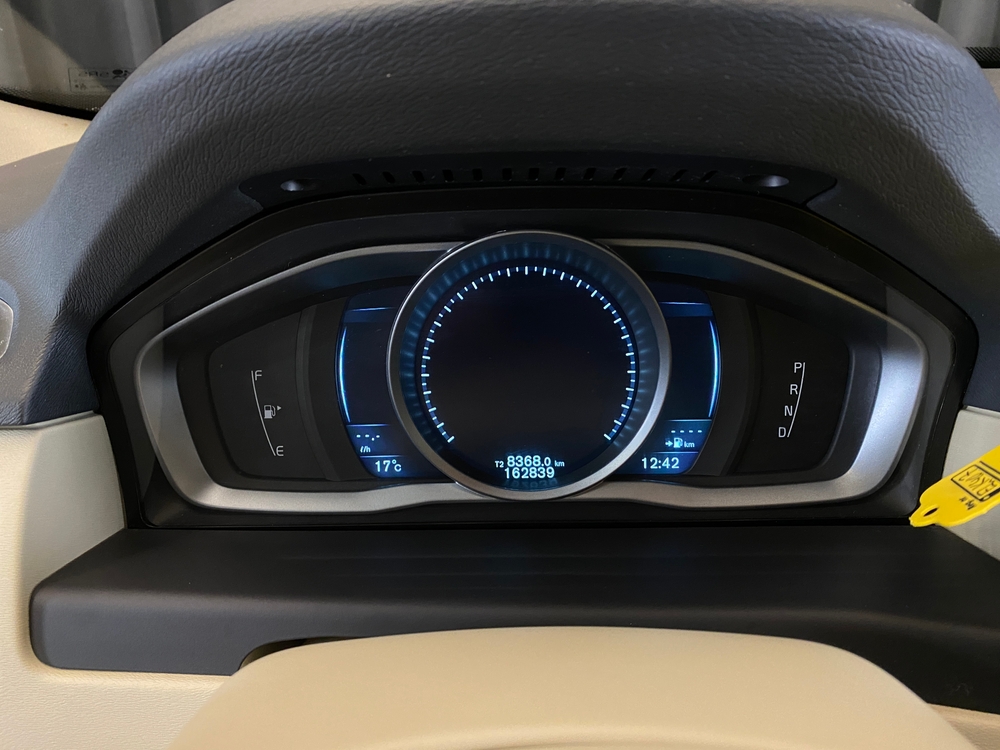 Volvo,Xc70,2015,Car,Interior,Exterior,Cockpit,Steering,Wheel,Seats