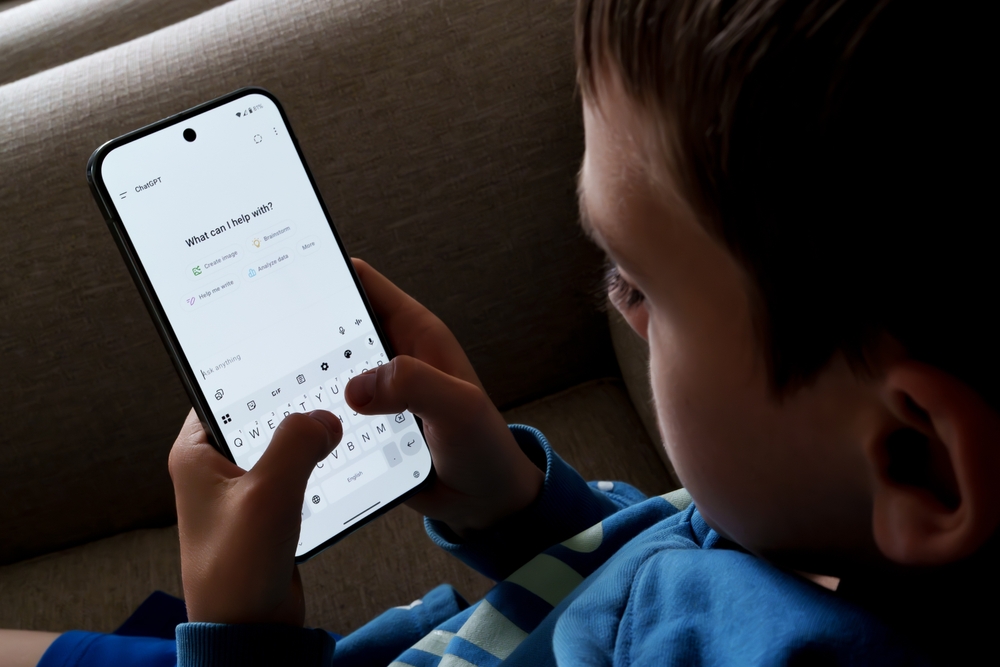 ChatGPT,AI,Smartphone,Kid,Barn