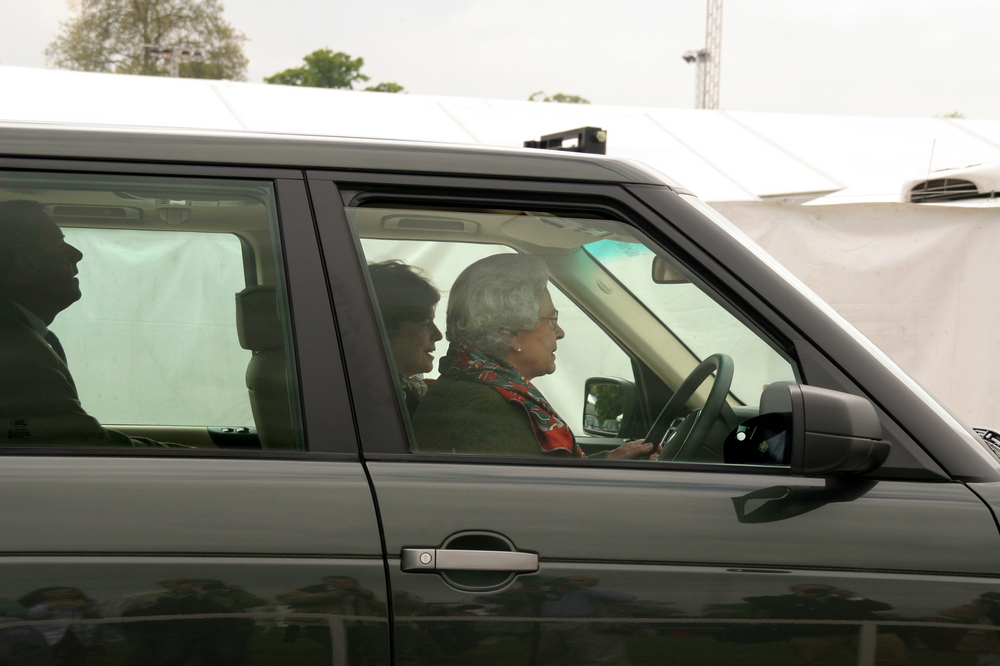 Elizabeth II driving her Range Rover