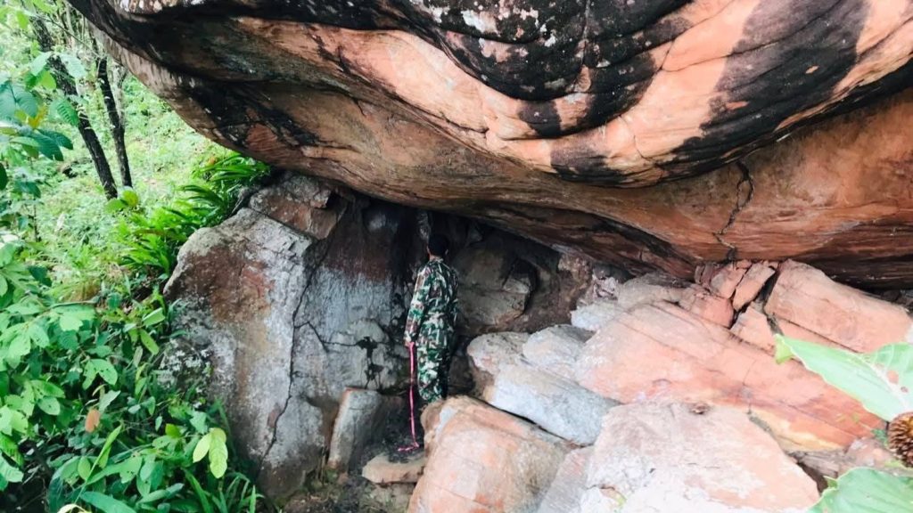 PHOTOS: Ancient Rock Art Found in Hidden Thai Cave Could Rewrite Prehistoric History