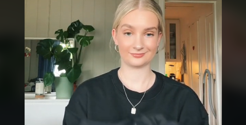 Marie troede at hun havde købt et par normale shorts – se så bare, da hun pakkede dem ud
