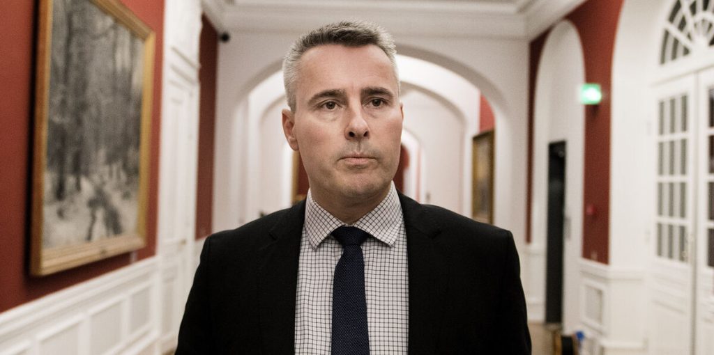Dommen er faldet: Så længe skal Henrik Sass Larsen i fængsel