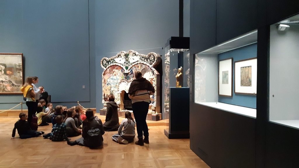 Children in Vrubel's hall