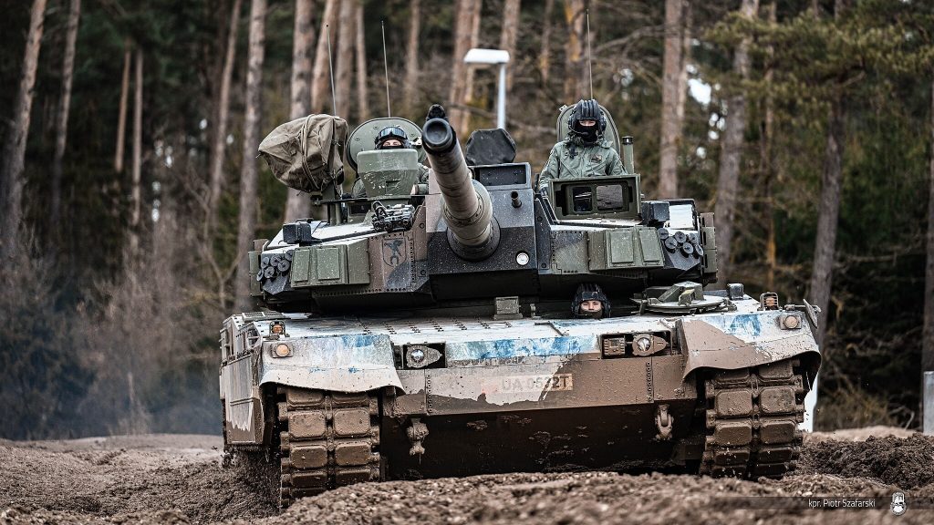 Polish Troops Welcome South Korean K2 Tanks