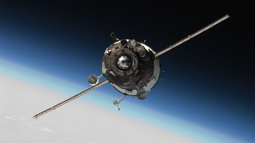 Soyuz TMA-16 approaching ISS