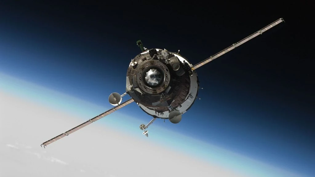 Soyuz TMA-16 approaching ISS