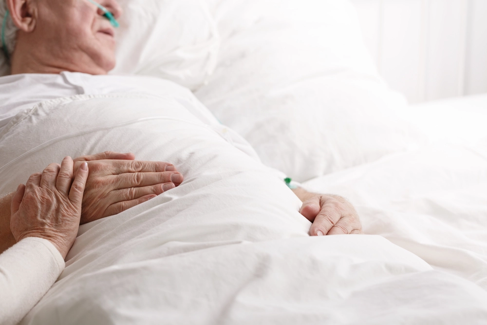 Hospicesygeplejerske afslører de tre ting, du ser i de sidste 24 timer før nogen dør