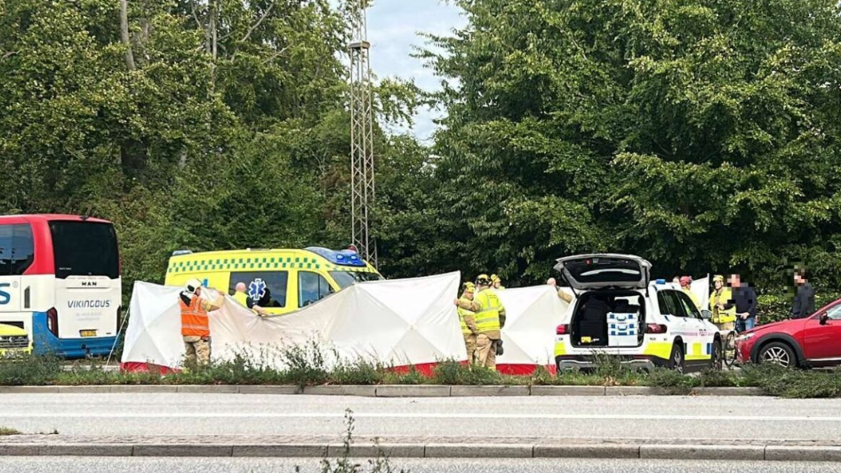 Cyklist dræbt i voldsomt sammenstød med bus