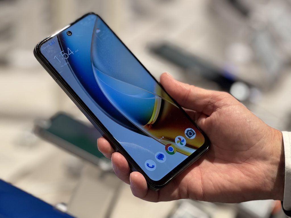 POWER lanserer sin egen mobiltelefon – og den koster mindre enn du tror