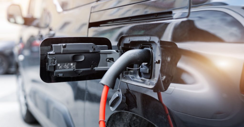 Så dyrt er det reelt at oplade din elbil i 2025