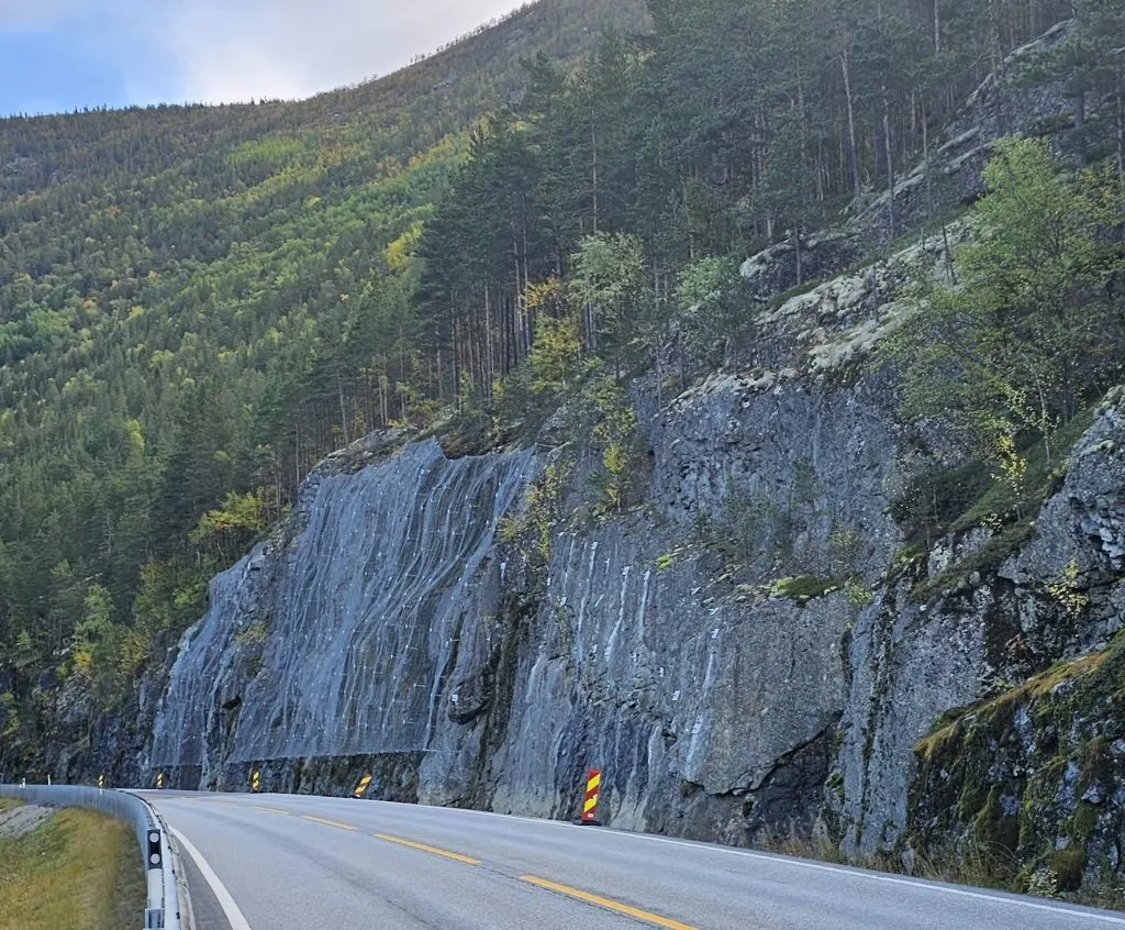 E6 Rosten, isnett, veibeskyttelse, steinras, vei, road norway