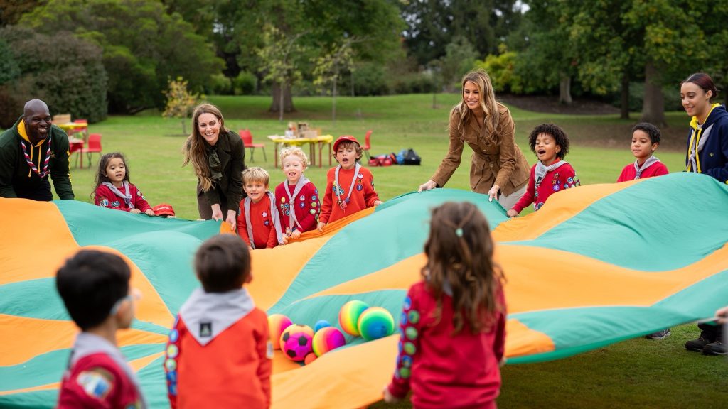 Melania Trump and kate middleton meet scouts