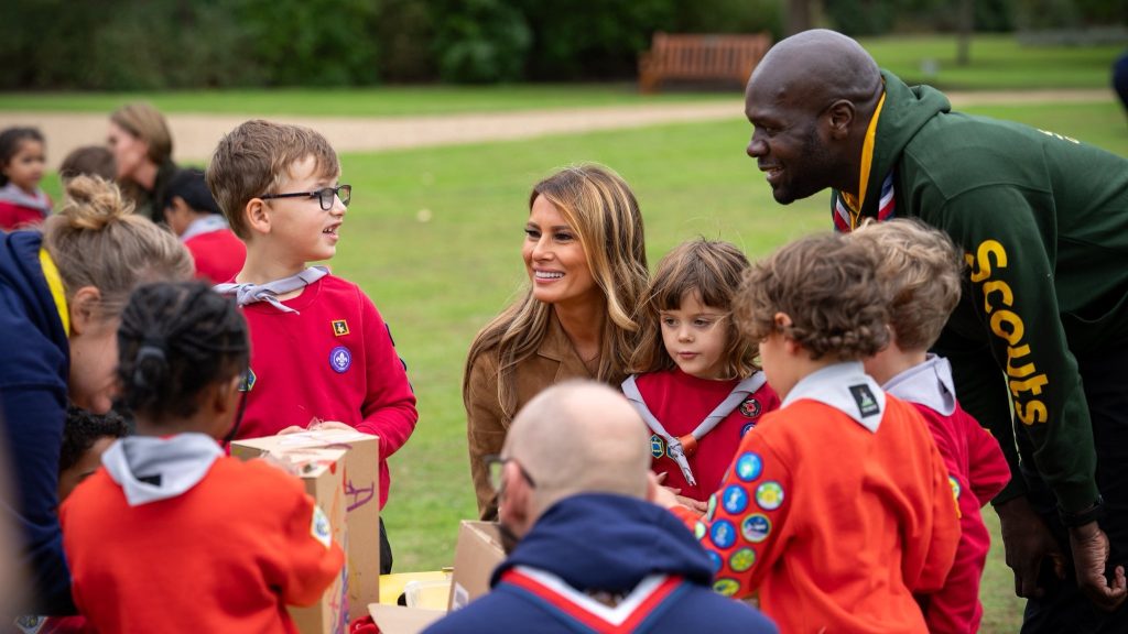 Melania Trump and kate middleton meet scouts