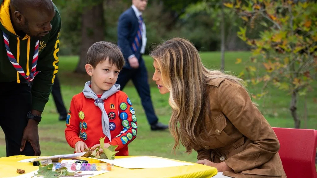 Melania Trump and kate middleton meet scouts