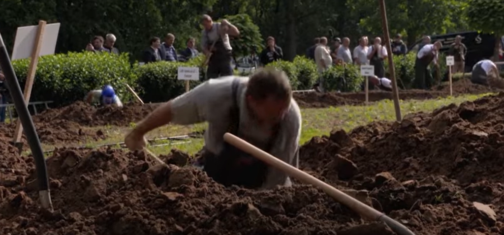 Screenshot - grave digging