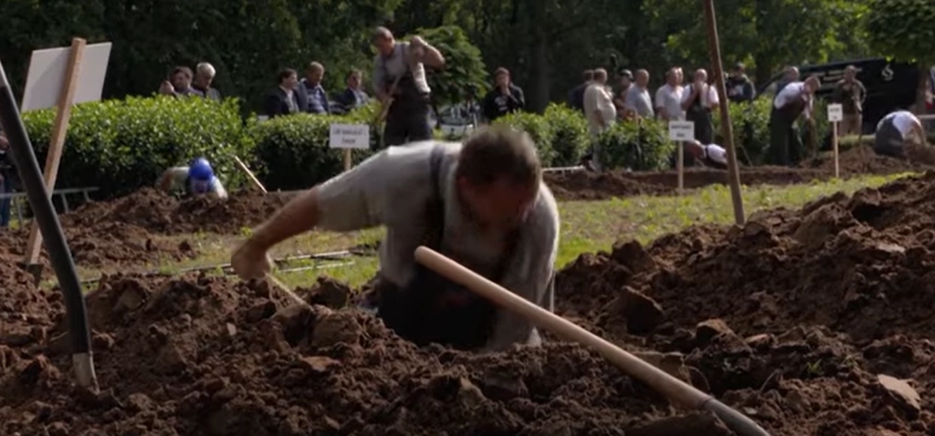 Screenshot - grave digging