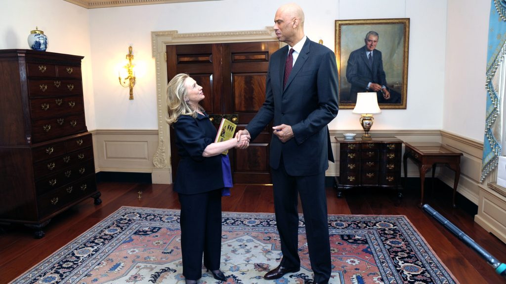 Hillary Rodham Clinton meets with Hall-of-Famer Kareem Abdul-Jabbar
