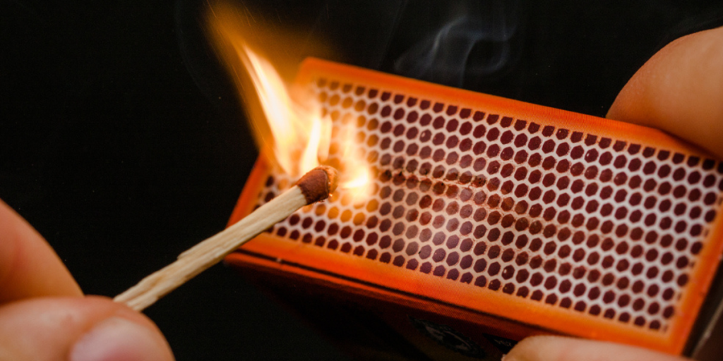 Fire, brand, match, tændstikæske, matchbox.