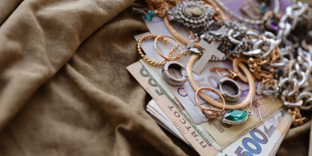 Looting, military, jewelry