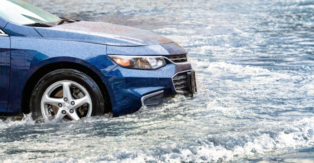 Bil i vatten, floating car