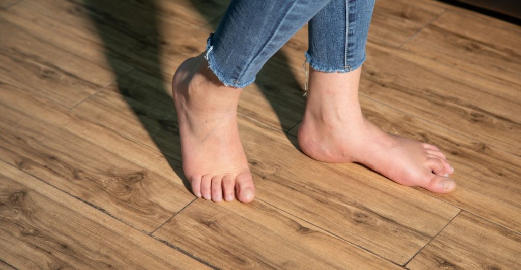 Barefoot, barfota