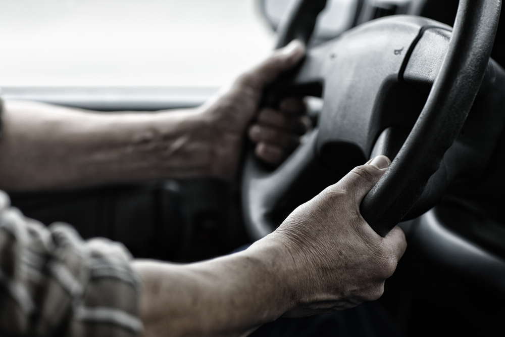 Male,Driver,Hands,Holding,Steering,Wheel,Chauffør,rat