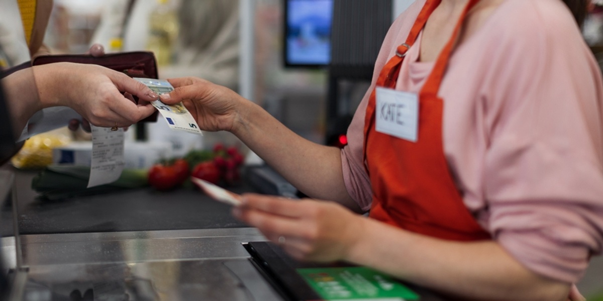 «Jeg jobber i kassa, og jeg kan ikke fordra når kundene sier dette»