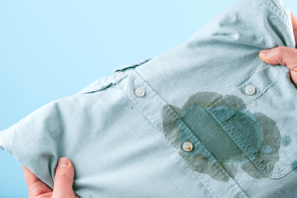 Dirty Shirt, Spot, spilled, dirty clothes, beskidt skjorte, skitten, flekk, plet, vasketøj