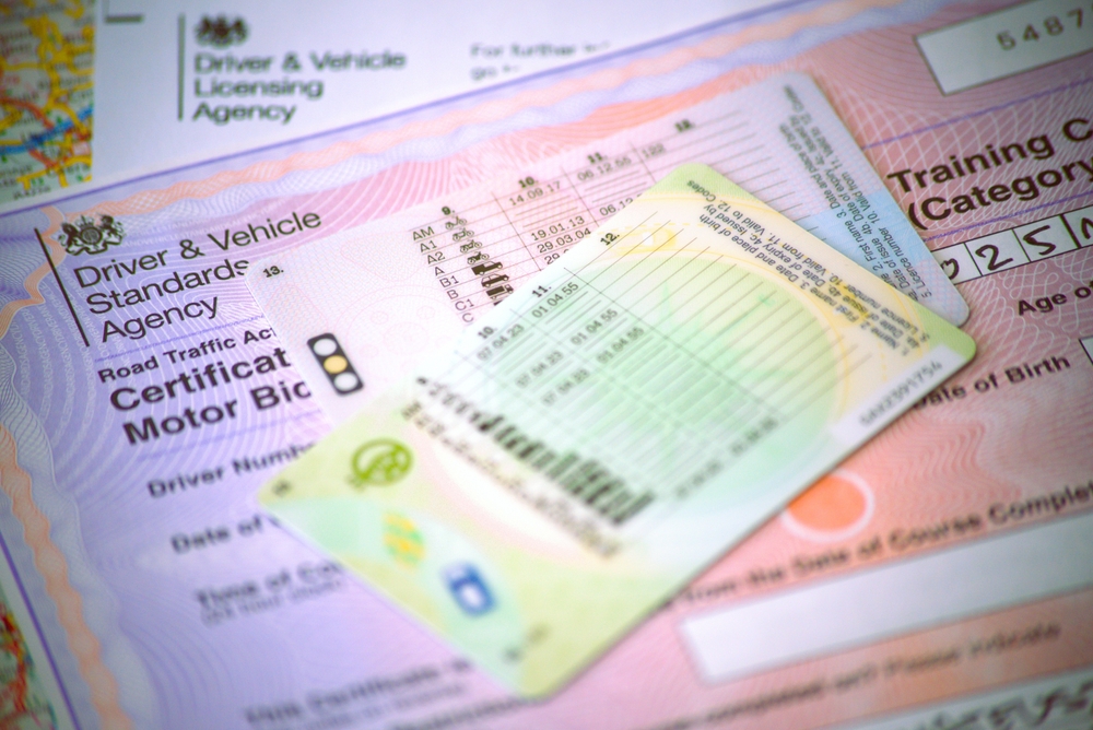 DVLA letter, Dvsa motorcycle CBT certificate with provisional and full British driver's license, kørekort