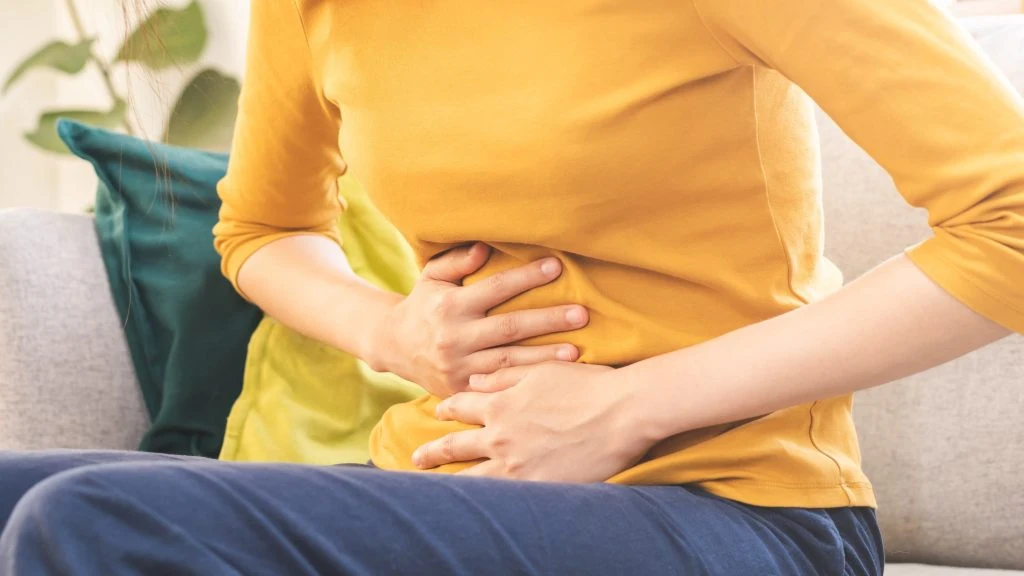 Gastroenteritis, abdominal pain in the middle of her abdomen and position near the navel, Bowel cancer