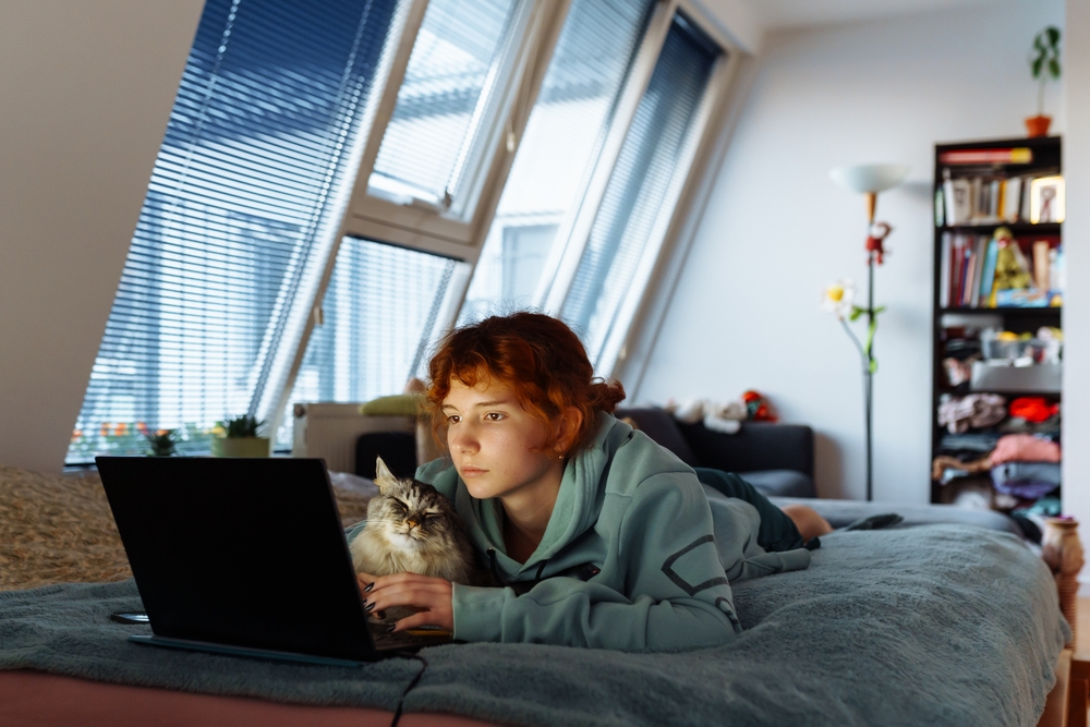 Teenager,Teenage girl, cat, kat, computer, student