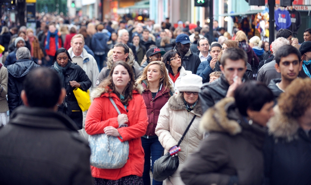Shoppers, shopping, pedestrians, crowd, London, UK, Oxford Street, fodgængere