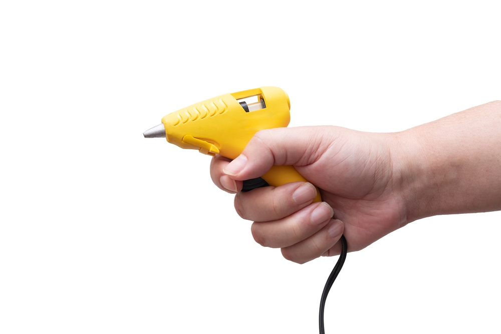 Han brukte limpistol til hobbyprosjekter. Så brukte forskerne den til å lege beinbrudd.