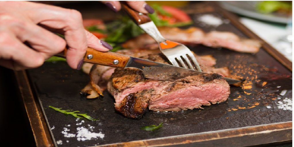 steak served medium rare