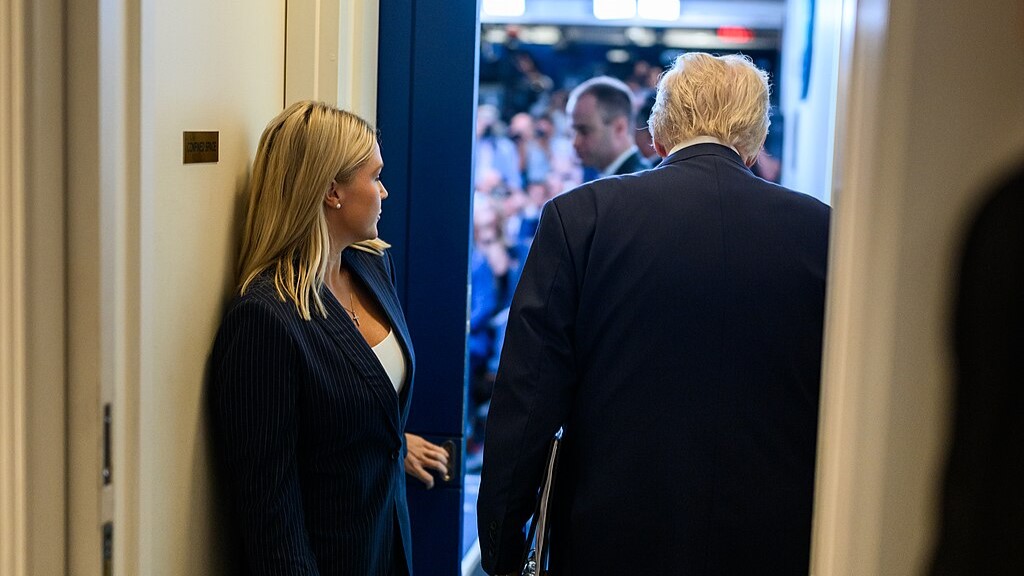 donald trump karoline