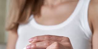 Kvinde troede det var harmløst: Hverdagsprodukt vendte op og ned op hendes liv for altid