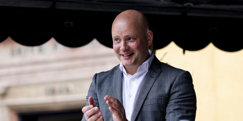 Jakob Engel-Schmidt med stor nyhed med danskerne: “Vi kunne ikke være mere glade”
