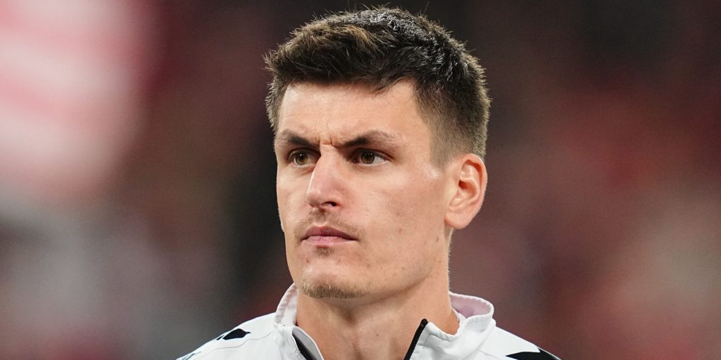 Landsholdsprofil kørt væk i ambulance efter uheld til træning: Ude på ubestemt tid