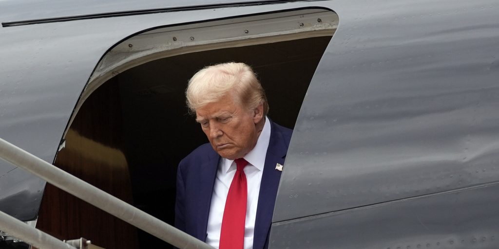 Sms’er vækker bekymring i USA: Nu sætter læge ord på Trumps helbred
