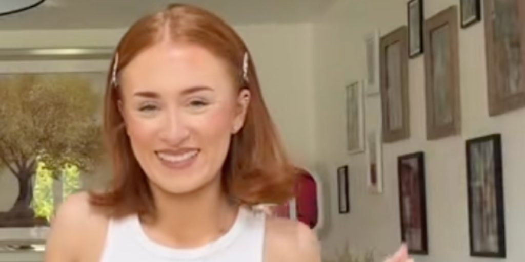 Alle spørger, hvor gammel hun var, da hun fik sin søn: Men der er bare et problem