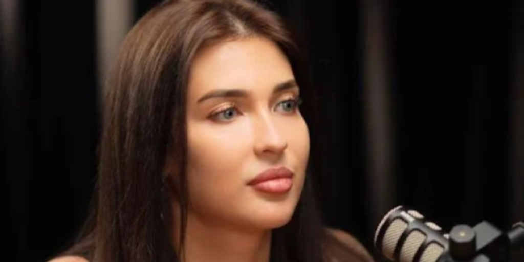 Kvinde fik operation for at få blå øjne: Årsagen er det dummeste du vil have læse hele ugen