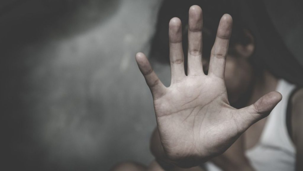 Bizar sag: 15-årig pige spærret inde i hus i 27 år