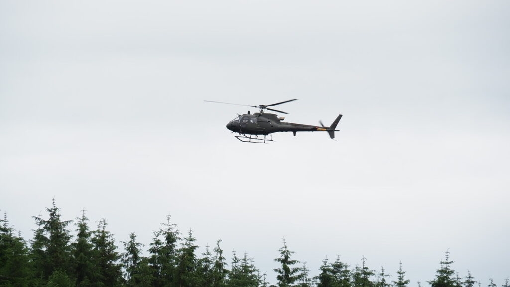 Politiet er massivt til stede efter efterlyst lille pige er set stige ind i varevogn: Nu er der nyt