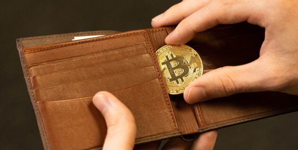 Bitcoin_Medallion_in_Wallet